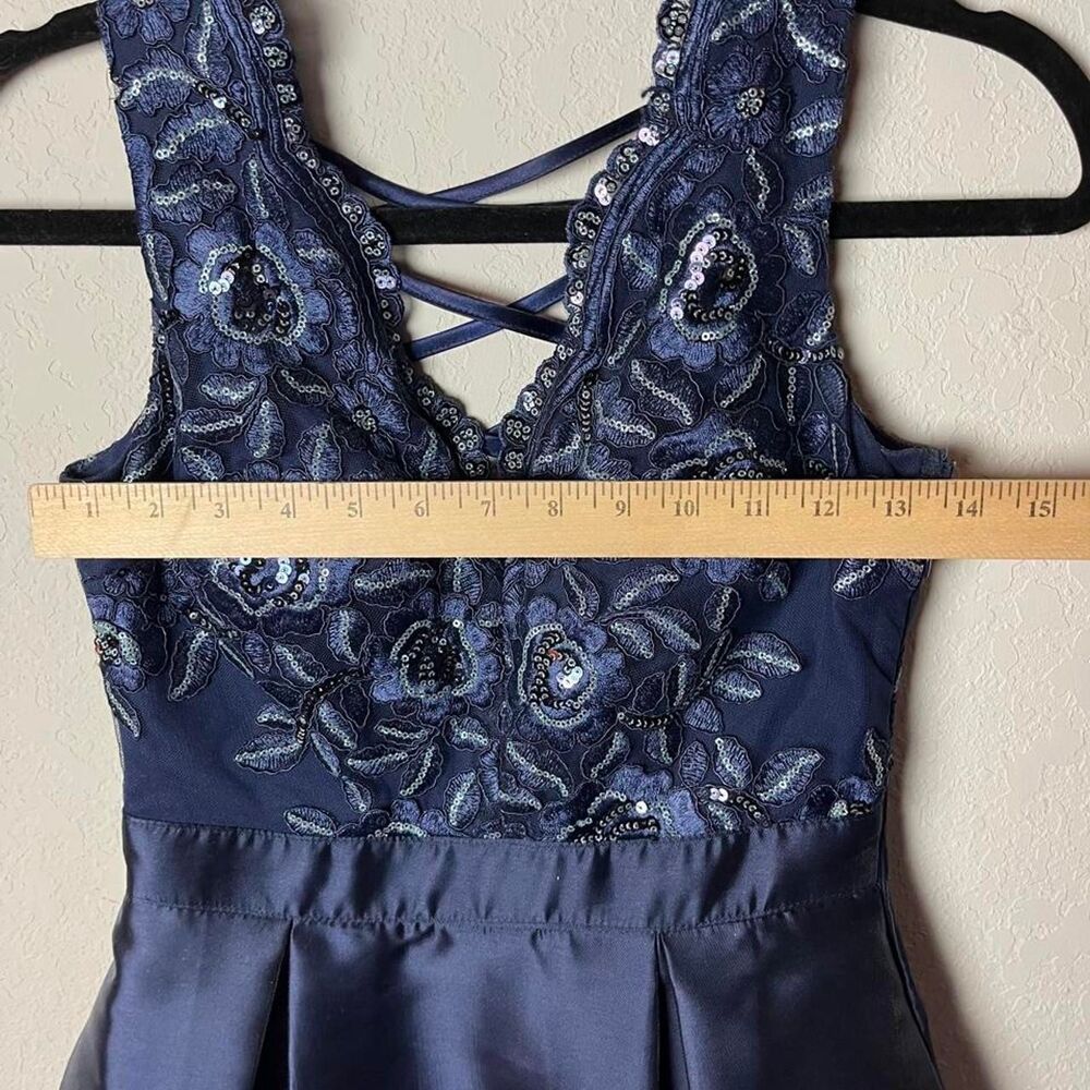 Trixxi Navy Blue Embroidered Floral Sequin Satin Formal Gown Junior's 3 - Picture 8 of 8